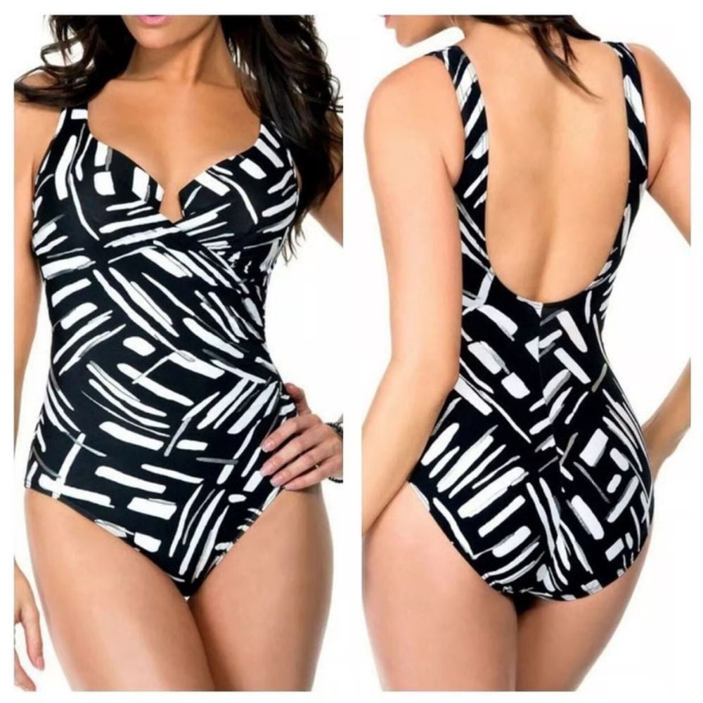 Miraclesuit Must Haves Escape One Piece Swimsuit Black 10 EUC
